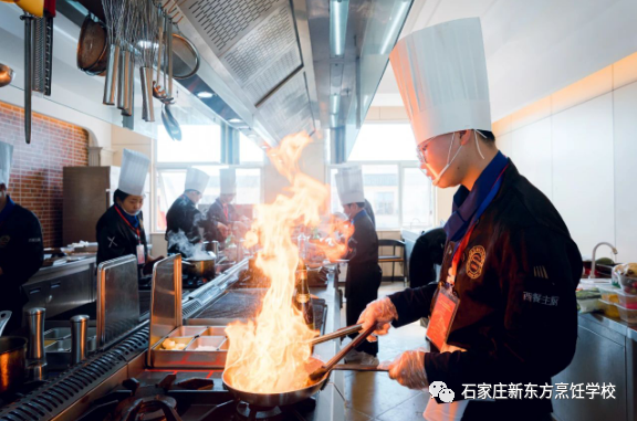 打工好还是学西餐厨师好，学西餐好找工作吗